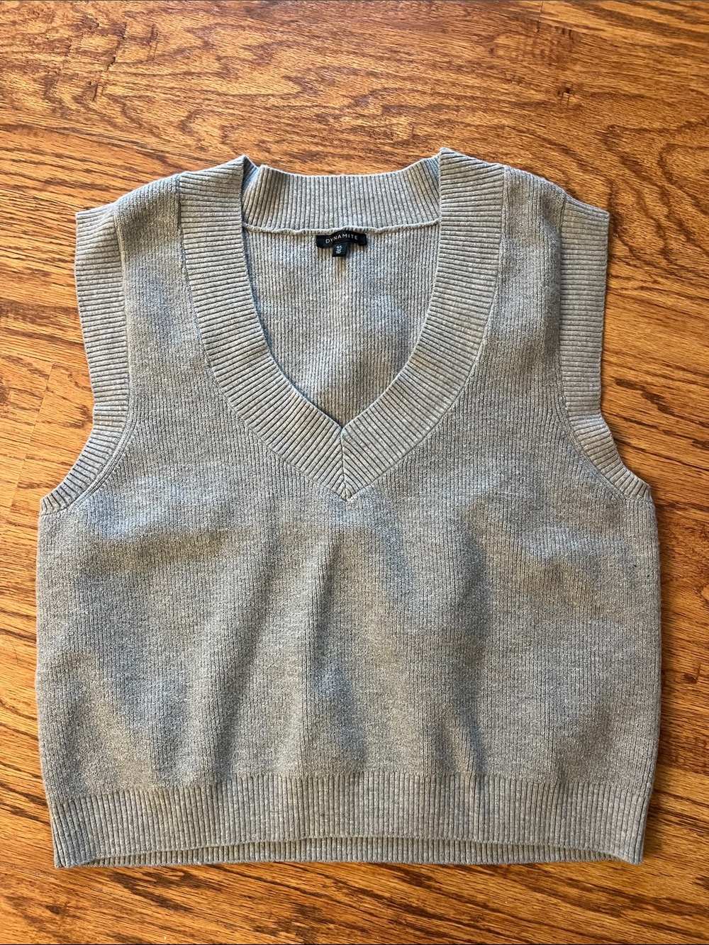 Dynamite women’s V-Neck Sweater Vest in Light Gray